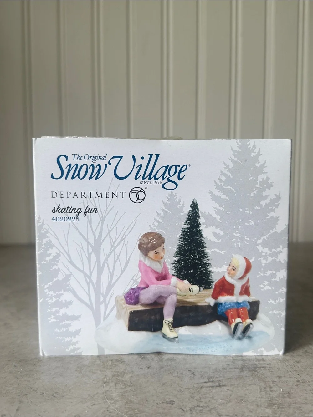 Dept 56 Snow Village Skating Fun 4020225 Christmas Village Accessory w Box 2011